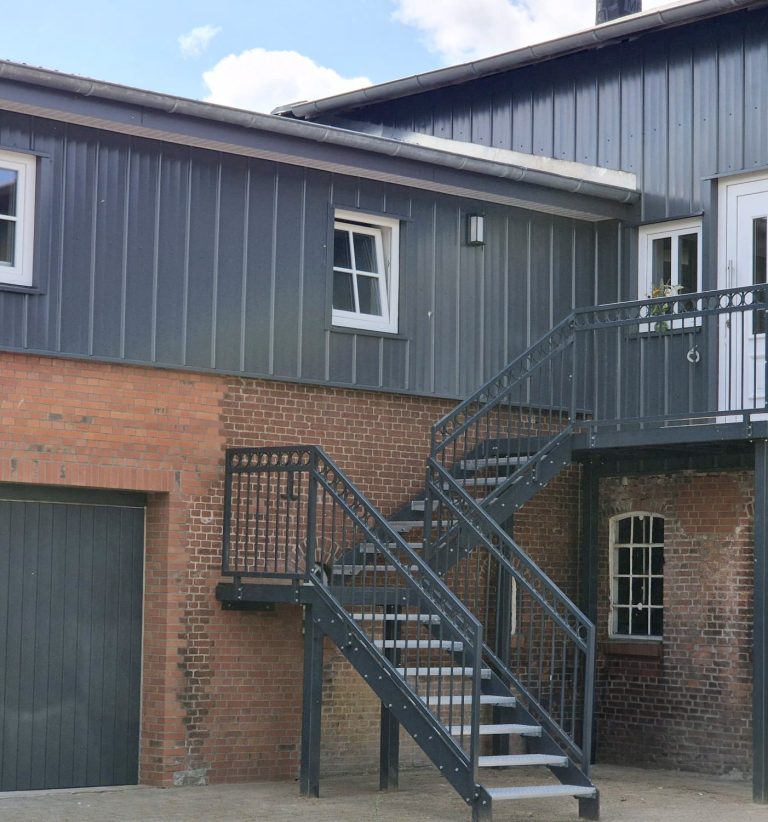 Vorderansicht des Eingangsbereiches